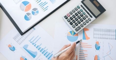 Administraci&oacute;n y Finanzas